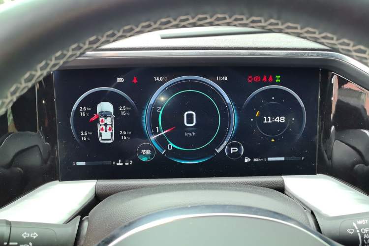 Used GAC Trumpchi GS8 2022 Flagship Series 2.0 TGDI Four-Wheel Drive Luxury Smart Connectivity Version (6 Seats) Instrument Cluster