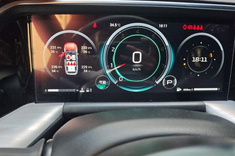 Used GAC Trumpchi GS8 2022 Linghang Series 2.0 TGDI Two-Wheel-Drive Luxury Smart Connectivity Version (7 Seats) Instrument Cluster