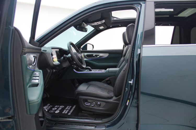 Used GAC Trumpchi GS8 2022 Linghang Series 2.0 TGDI Two-Wheel Drive Luxury Smart Connectivity Version (6 Seats) Interior 1