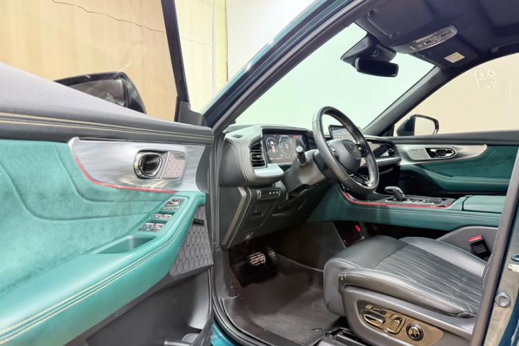 Used GAC Trumpchi GS8 2022 Dual-Engine Series 2.0TM Two-Wheel Drive Prestige Edition (7 Seats) Interior 1