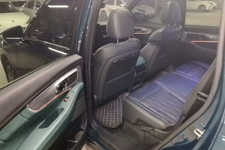 Used GAC Trumpchi GS8 2022 Dual-Engine Series 2.0TM Two-Wheel Drive Prestige Edition (7 Seats) Interior 2