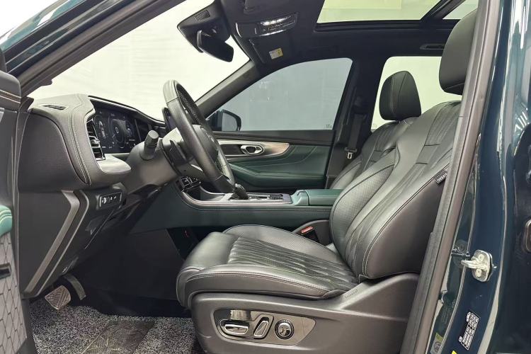 Used GAC Trumpchi GS8 2022 Linghang Series 2.0 TGDI Two-Wheel-Drive Luxury Smart Connectivity Version (7 Seats) Interior 2
