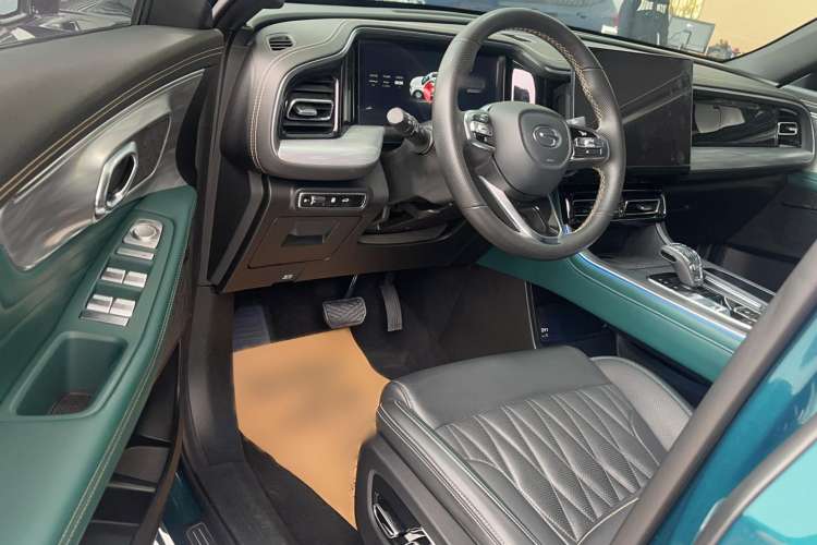 Used GAC Trumpchi GS8 2022 Linghang Series 2.0 TGDI Two-Wheel-Drive Luxury Smart Connectivity Version (7 Seats) Interior 2