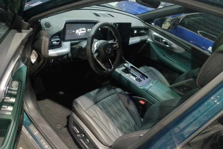 Used GAC Trumpchi GS8 2022 Flagship Series 2.0 TGDI Two-Wheel-Drive Prestige Edition (6-seater) Interior 3