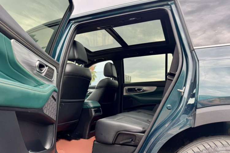 Used GAC Trumpchi GS8 2022 Linghang Series 2.0 TGDI Two-Wheel-Drive Luxury Smart Connectivity Version (7 Seats) Interior 3