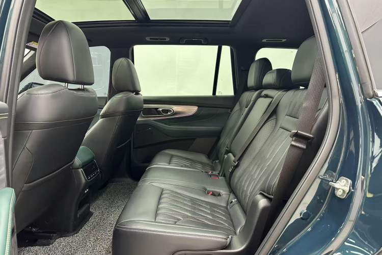 Used GAC Trumpchi GS8 2022 Linghang Series 2.0 TGDI Two-Wheel-Drive Luxury Smart Connectivity Version (7 Seats) Interior 4