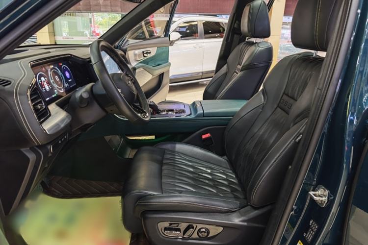 Used GAC Trumpchi GS8 2022 Dual-Engine Series 2.0TM Four-Wheel Drive Prestige Edition (6 Seats) Interior 5