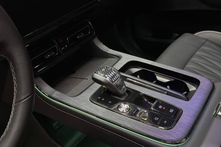 Used GAC Trumpchi GS8 2022 Dual-Engine Series 2.0TM Two-Wheel Drive Prestige Edition (7 Seats) Interior 6