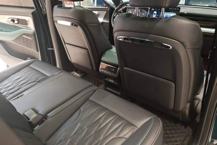 Used GAC Trumpchi GS8 2022 Dual-Engine Series 2.0TM Two-Wheel Drive Prestige Edition (7 Seats) Interior 6