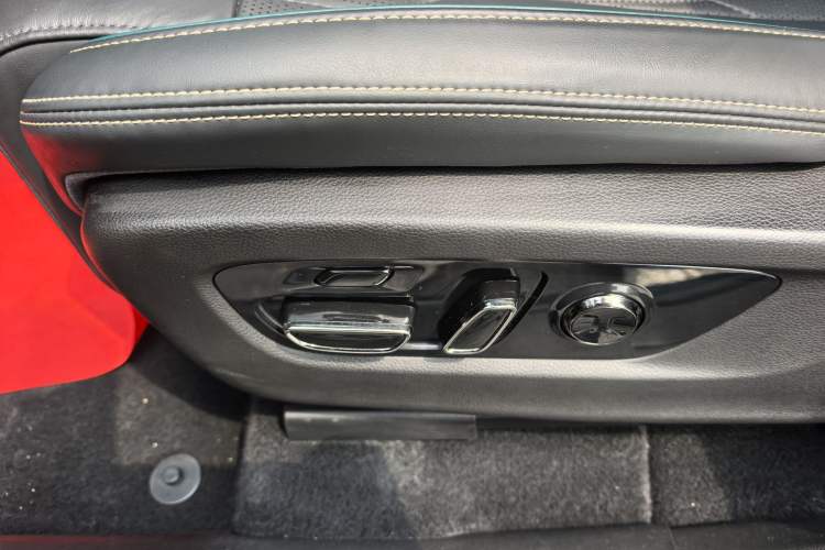 Used GAC Trumpchi GS8 2022 Dual-Engine Series 2.0TM Two-Wheel Drive Prestige Edition (7 Seats) Interior 8