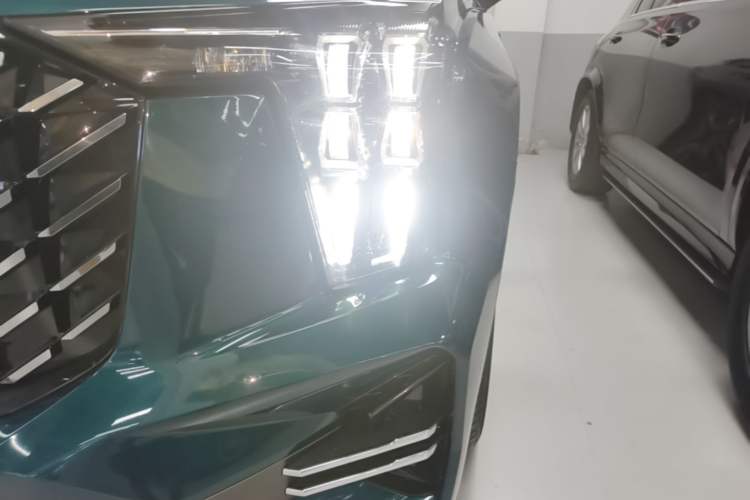 Used GAC Trumpchi GS8 2022 Flagship Series 2.0 TGDI Four-Wheel Drive Luxury Smart Connectivity Version (7 Seats) Left Front Headlight