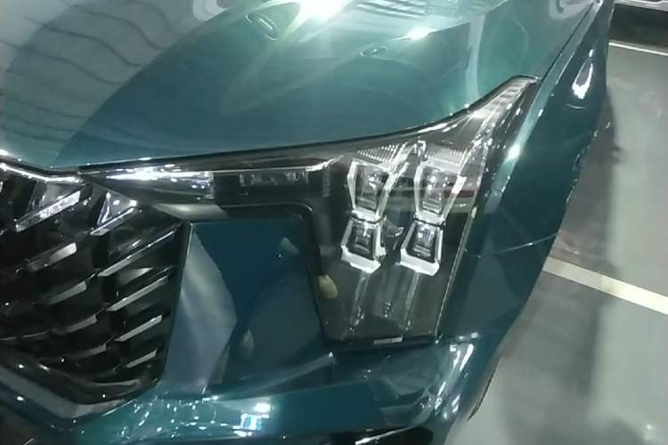 Used GAC Trumpchi GS8 2022 Linghang Series 2.0 TGDI Two-Wheel-Drive Luxury Smart Connectivity Version (7 Seats) Left Front Headlight