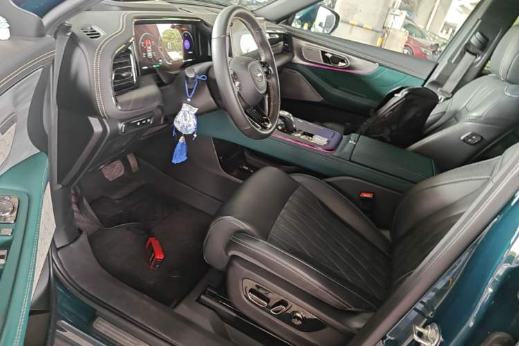 Used GAC Trumpchi GS8 2022 Dual-Engine Series 2.0TM Two-Wheel Drive Prestige Edition (7 Seats) Left Front Seat
