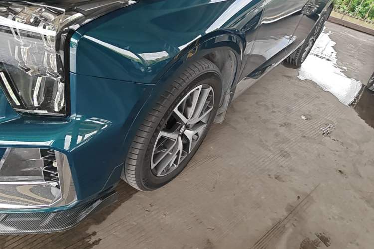 Used GAC Trumpchi GS8 2022 Dual-Engine Series 2.0TM Two-Wheel Drive Prestige Edition (7 Seats) Left Front Wheel Hub