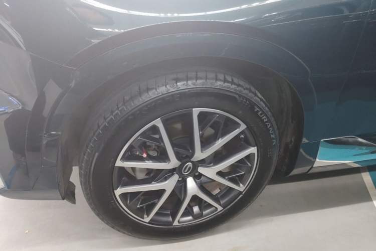 Used GAC Trumpchi GS8 2022 Double-Energy Series 2.0TM Four-Wheel Drive Premium Edition (7 Seats) Left Front Wheel Hub