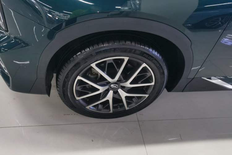 Used GAC Trumpchi GS8 2022 Flagship Series 2.0 TGDI Two-Wheel-Drive Prestige Edition (6-seater) Left Front Wheel Hub