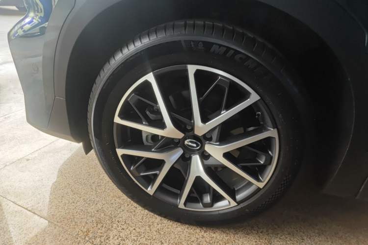 Used GAC Trumpchi GS8 2022 Flagship Series 2.0 TGDI Two-Wheel-Drive Prestige Edition (6-seater) Left Front Wheel Hub