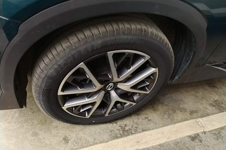 Used GAC Trumpchi GS8 2022 Flagship Series 2.0 TGDI Two-Wheel-Drive Prestige Edition (7 Seats) Left Front Wheel Hub