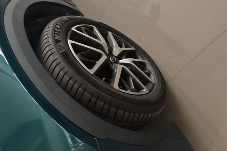 Used GAC Trumpchi GS8 2022 Flagship Series 2.0 TGDI Two-Wheel-Drive Prestige Edition (7 Seats) Left Front Wheel Hub