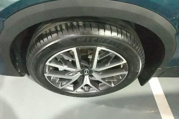 Used GAC Trumpchi GS8 2022 Linghang Series 2.0 TGDI Two-Wheel-Drive Luxury Smart Connectivity Version (7 Seats) Left Front Wheel Hub