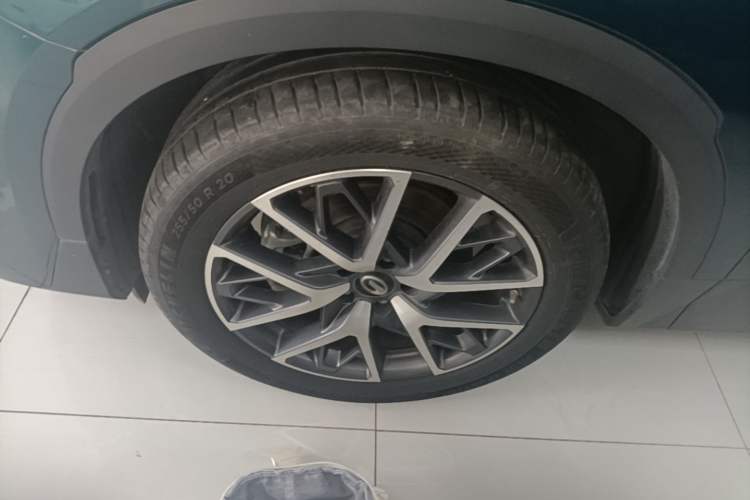 Used GAC Trumpchi GS8 2022 Flagship Series 2.0 TGDI Two-Wheel-Drive Prestige Edition (7 Seats) Left Front Wheel Hub