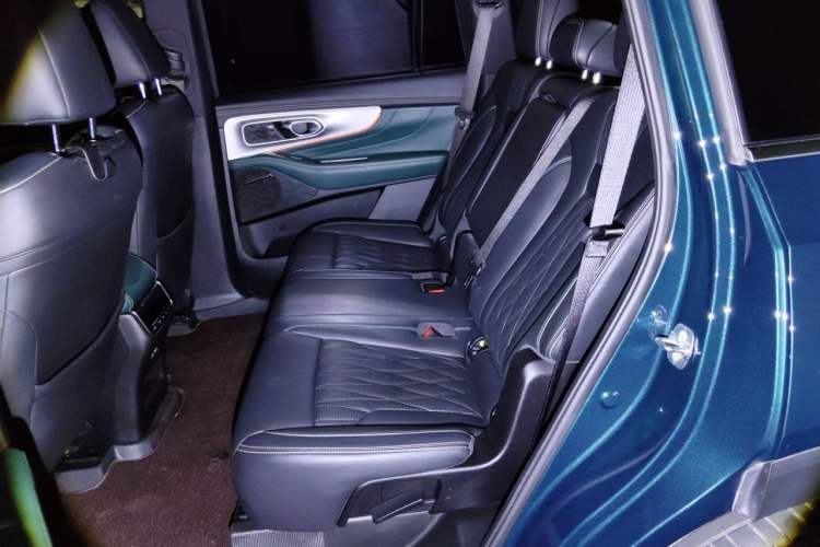 Used GAC Trumpchi GS8 2022 Linghang Series 2.0 TGDI Two-Wheel-Drive Luxury Smart Connectivity Version (7 Seats) Left Rear Seat