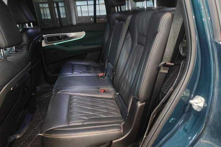 Used GAC Trumpchi GS8 2022 Dual-Engine Series 2.0TM Two-Wheel Drive Prestige Edition (7 Seats) Left Rear Seat