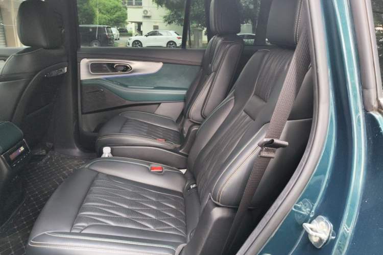 Used GAC Trumpchi GS8 2022 Double-Energy Series 2.0TM Two-Wheel Drive Prestige Edition (6 Seats) Left Rear Seat