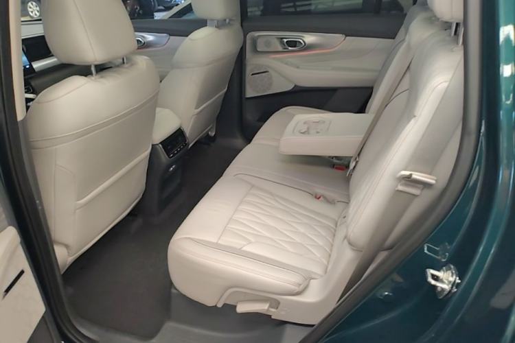 Used GAC Trumpchi GS8 2022 Linghang Series 2.0 TGDI Two-Wheel-Drive Luxury Smart Connectivity Version (7 Seats) Left Rear Seat