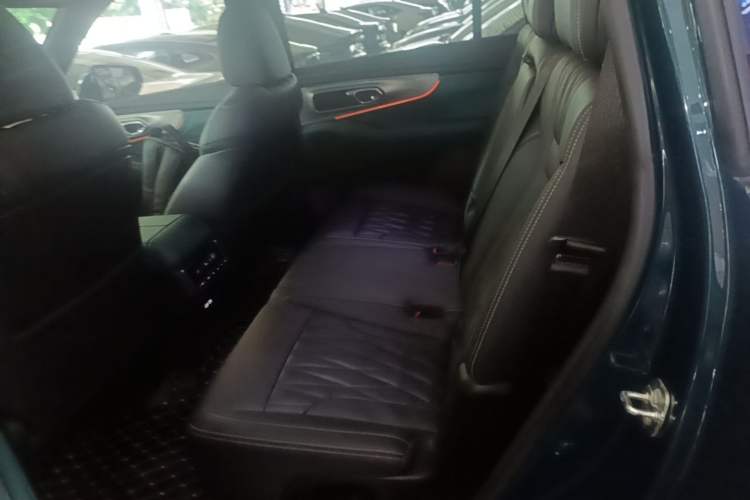 Used GAC Trumpchi GS8 2022 Linghang Series 2.0 TGDI Two-Wheel-Drive Luxury Smart Connectivity Version (7 Seats) Left Rear Seat