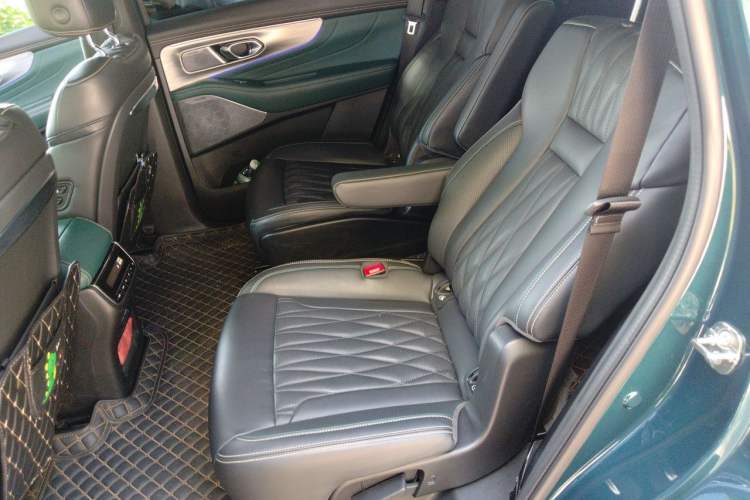 Used GAC Trumpchi GS8 2022 Flagship Series 2.0 TGDI Two-Wheel-Drive Prestige Edition (6-seater) Left Rear Seat