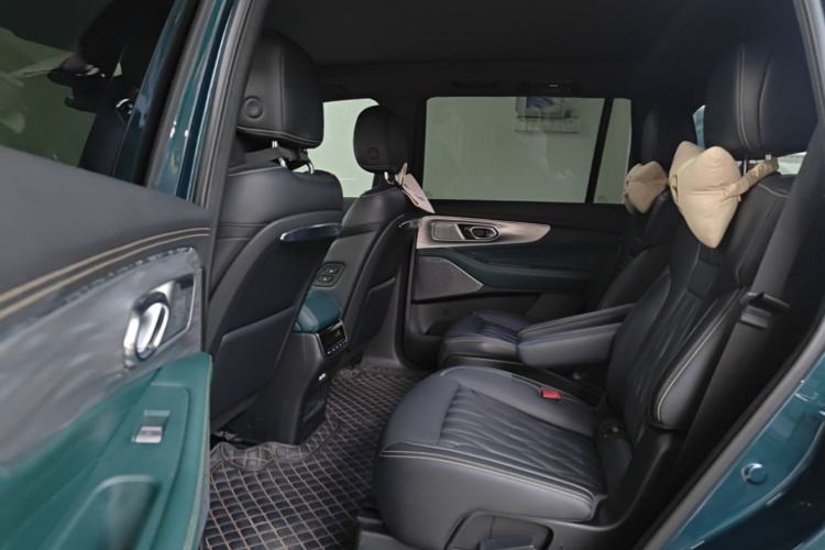 Used GAC Trumpchi GS8 2022 Flagship Series 2.0 TGDI Two-Wheel-Drive Prestige Edition (6-seater) Left Rear Seat