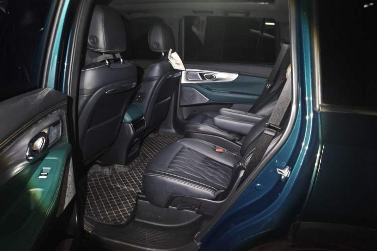 Used GAC Trumpchi GS8 2022 Flagship Series 2.0 TGDI Two-Wheel-Drive Prestige Edition (6-seater) Left Rear Seat