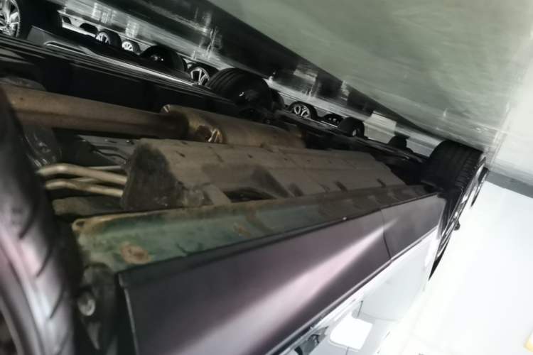 Used GAC Trumpchi GS8 2022 Linghang Series 2.0 TGDI Two-Wheel-Drive Luxury Smart Connectivity Version (7 Seats) Left Side Sill