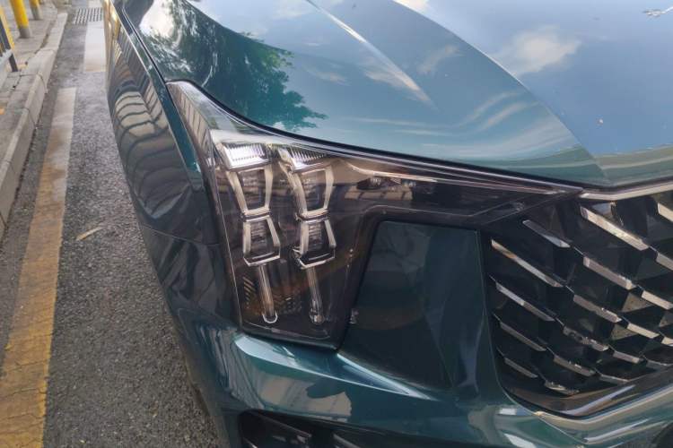 Used GAC Trumpchi GS8 2022 Flagship Series 2.0 TGDI Two-Wheel-Drive Prestige Edition (7 Seats) Right Front Headlight