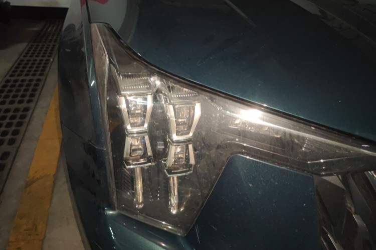 Used GAC Trumpchi GS8 2022 Flagship Series 2.0 TGDI All-Wheel-Drive Supreme Edition (6-seater) Right Front Headlight