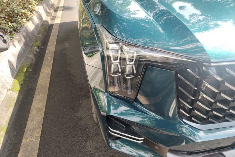 Used GAC Trumpchi GS8 2022 Flagship Series 2.0 TGDI Two-Wheel-Drive Prestige Edition (7 Seats) Right Front Headlight