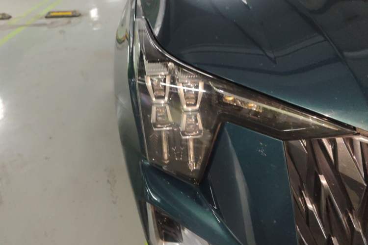 Used GAC Trumpchi GS8 2022 Double-Energy Series 2.0TM Four-Wheel Drive Premium Edition (7 Seats) Right Front Headlight