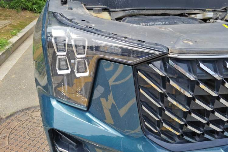 Used GAC Trumpchi GS8 2022 Linghang Series 2.0 TGDI Two-Wheel-Drive Luxury Smart Connectivity Version (7 Seats) Right Front Headlight