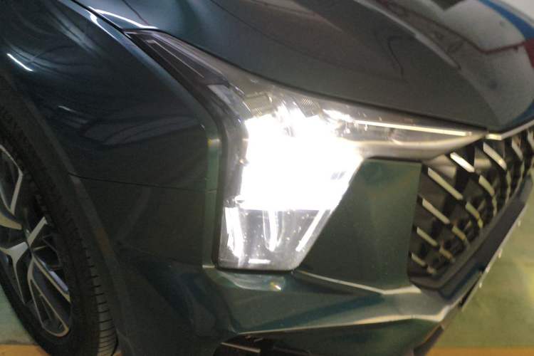 Used GAC Trumpchi GS8 2022 Flagship Series 2.0 TGDI Two-Wheel-Drive Prestige Edition (7 Seats) Right Front Headlight