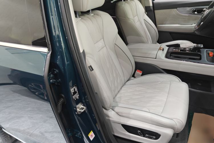 Used GAC Trumpchi GS8 2022 Dual-Engine Series 2.0TM Four-Wheel Drive Prestige Edition (6 Seats) Right Front Seat