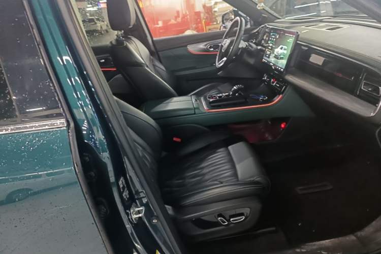 Used GAC Trumpchi GS8 2022 Flagship Series 2.0 TGDI Two-Wheel-Drive Prestige Edition (7 Seats) Right Front Seat