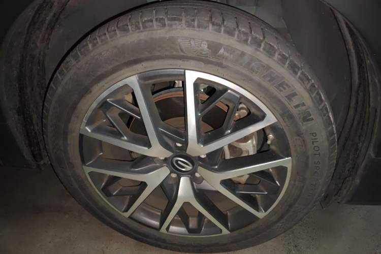 Used GAC Trumpchi GS8 2022 Flagship Series 2.0 TGDI Two-Wheel-Drive Prestige Edition (7 Seats) Right Front Wheel Hub