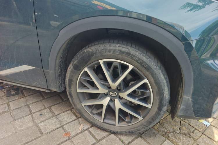Used GAC Trumpchi GS8 2022 Linghang Series 2.0 TGDI Two-Wheel-Drive Luxury Smart Connectivity Version (7 Seats) Right Front Wheel Hub