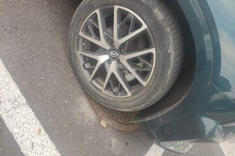 Used GAC Trumpchi GS8 2022 Dual-Engine Series 2.0TM Four-Wheel Drive Prestige Edition (6 Seats) Right Front Wheel Hub