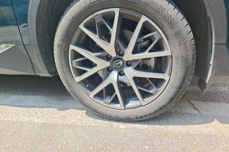 Used GAC Trumpchi GS8 2022 Flagship Series 2.0 TGDI Two-Wheel-Drive Prestige Edition (7 Seats) Right Front Wheel Hub