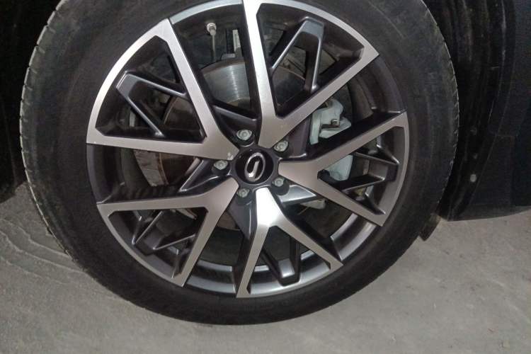 Used GAC Trumpchi GS8 2022 Flagship Series 2.0 TGDI Two-Wheel-Drive Prestige Edition (7 Seats) Right Front Wheel Hub