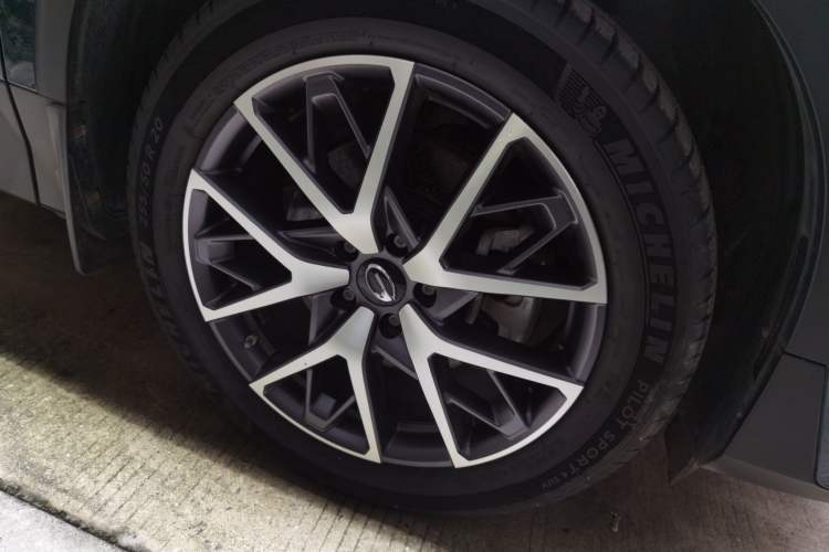 Used GAC Trumpchi GS8 2022 Linghang Series 2.0 TGDI Two-Wheel-Drive Luxury Smart Connectivity Version (7 Seats) Right Front Wheel Hub