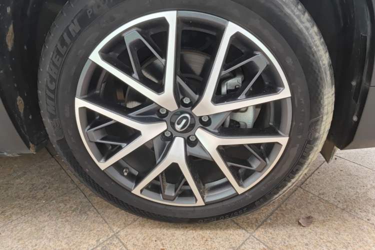 Used GAC Trumpchi GS8 2022 Flagship Series 2.0 TGDI Two-Wheel-Drive Prestige Edition (7 Seats) Right Front Wheel Hub