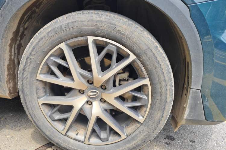 Used GAC Trumpchi GS8 2022 Linghang Series 2.0 TGDI Two-Wheel-Drive Luxury Smart Connectivity Version (7 Seats) Right Front Wheel Hub
